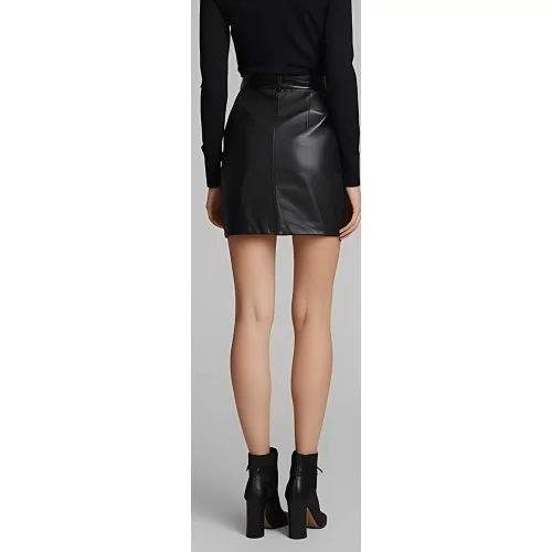 Jupe courte en cuir d'agneau noir et cuir d'agneau imprimé crocodile modèle Justinia Jupe courte en cuir d'agneau noir et cuir d'agneau imprimé crocodile modèle Justinia