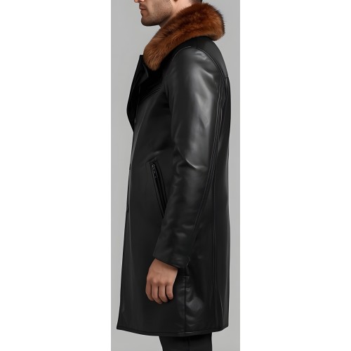 Manteau en cuir d'agneau noir fermeture par boutons sur l'avant avec col amovible en renard roux modèle Jacobin