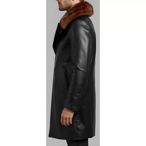 Manteau en cuir d'agneau noir fermeture par boutons sur l'avant avec col amovible en renard roux modèle Jacobin Manteau en cuir d'agneau noir fermeture par boutons sur l'avant avec col amovible en renard roux modèle Jacobin