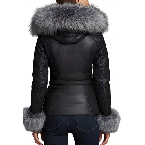 Doudoune courte cuir femme en agneau noir avec capuche bords et manchons poignets en renard argenté modèle Excella