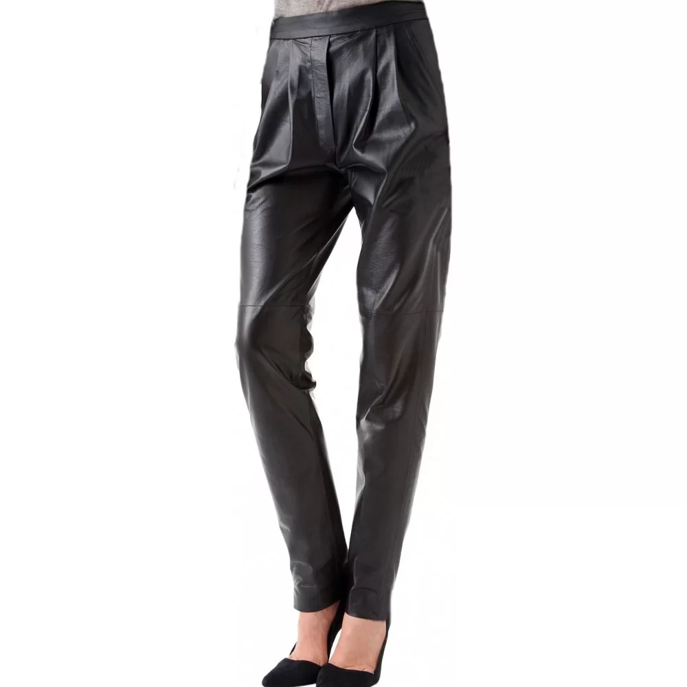 Pantalon femme à pinces en cuir d'agneau noir modèle Daline