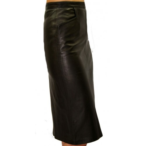 Woman leather pant model Belly