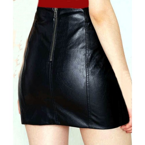 man leather pant model Bario