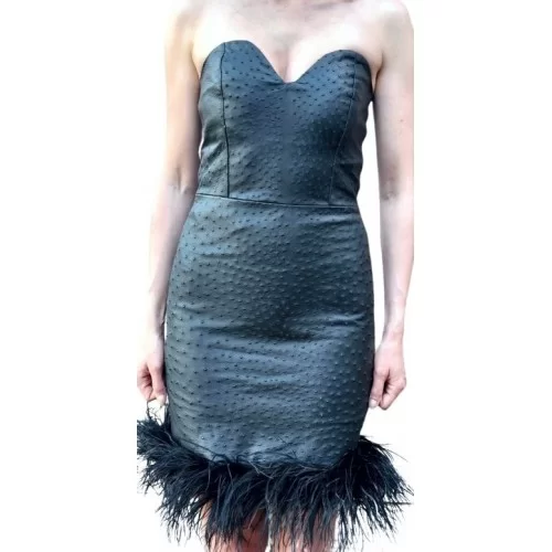 Robe en cuir d'autruche véritable agneau noir et plumes d'autruche véritables modèle Maéla