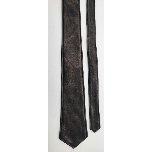 Cravate fine en cuir d'agneau noir existe en 100 couleurs