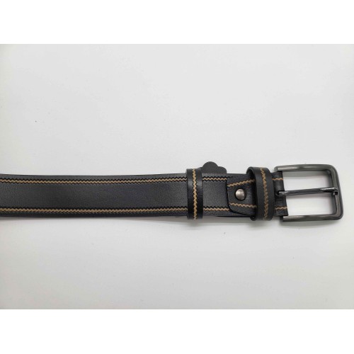 Ceinture en  cuir de vachette couleur noire liseret beige
