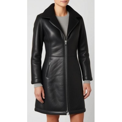 Trois quard en mouton retourné peau mérinos extèrieur aspect cuir huilé couleur noir intèrieur poils courts modèle Madilda