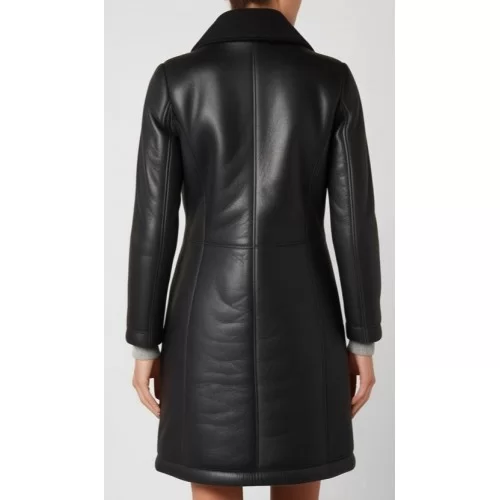 Trois quard en mouton retourné peau mérinos extèrieur aspect cuir huilé couleur noir intèrieur poils courts modèle Mathilda