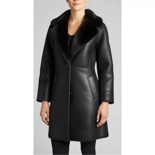 Trois quart femme mouton retourné aspect cuir huilé noir à l'extérieur modèle Virina