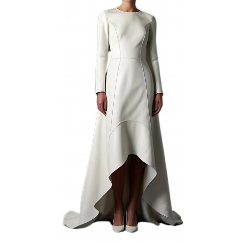 Robe de soirée ou de mariage en cuir d'agneau blanc avec une minie traîne modèle Xanadu