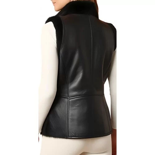 Gilet en cuir femme en agneau noir col et tour de bras mouton retourné modèle Yvanale