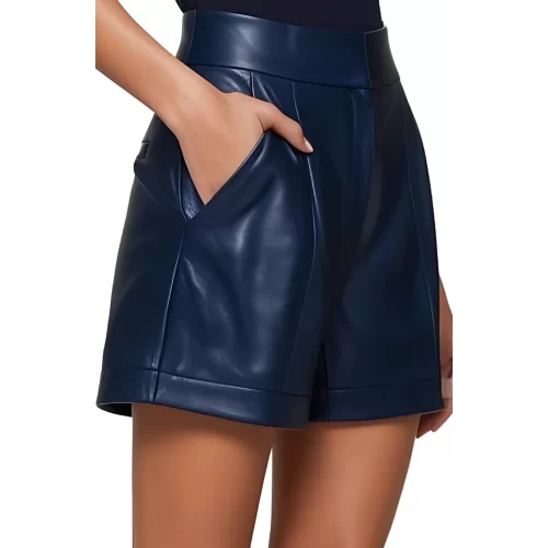 Short modèle en agneau couleur bleu modèle Nanalie