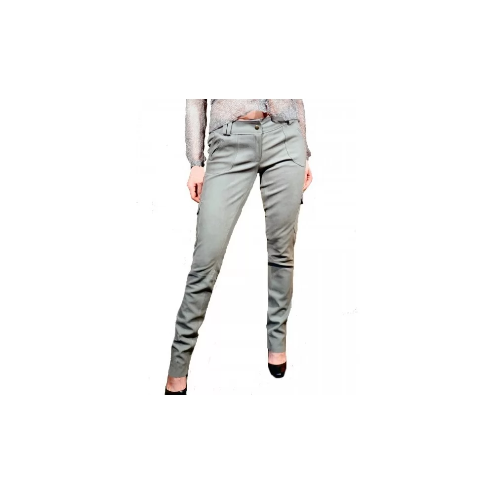 Pantalon cuir agneau stretch style cargo couleur grise modèle Caroline