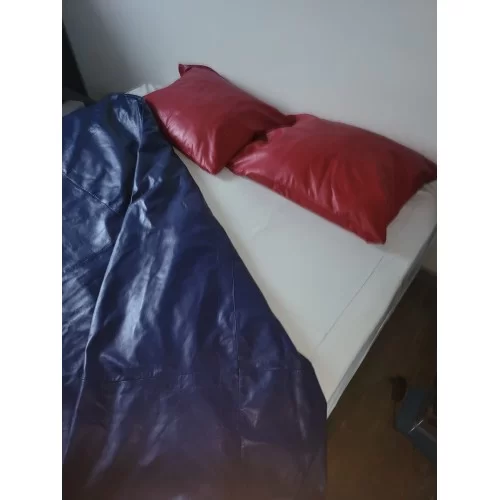 Housse de couette recto verso en cuir d'agneau bleu dimensions 180 cm x 200cm