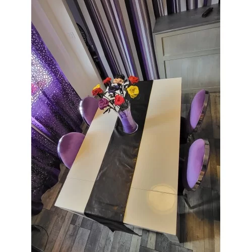 Chemin de table en cuir d'agneau noir dimensions 285cm x 30cm