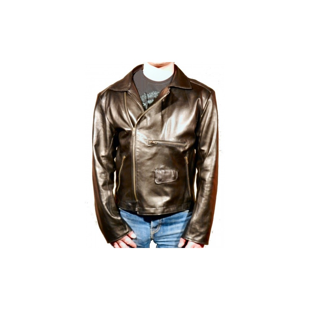 Woman leather pant model tahia
