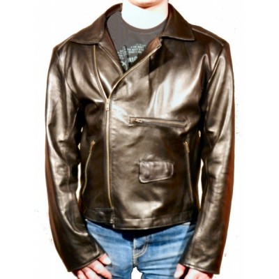 Woman leather pant model tahia