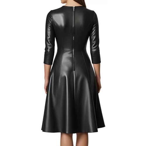 Robe jusqu'aux genoux en cuir d'agneau plongé noir manches deux tiers et bas évasé modèle Mina