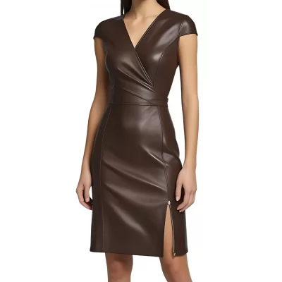Robe mi longue en cuir d'agneau marron chocolat manches courtes fente sur l'avant modèle Marizza