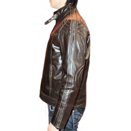Man leather jacket model Volver