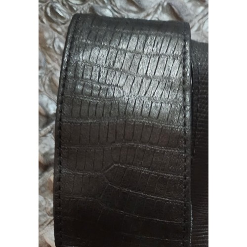 Cravate large en cuir d'agneau noir impression lézard largeur au plus large en bas 6cm possibilité autres coloris