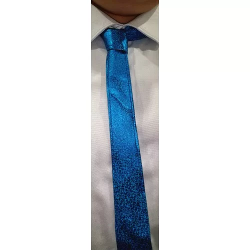 Cravate mi large en cuir d'agneau impression métal bleu largeur au plus large en bas 5.5 cm à 6cm possibilité autres coloris