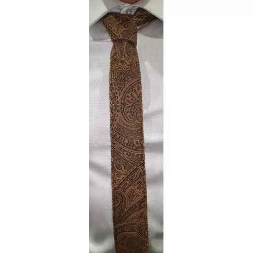 Cravate mi large cuir d'agneau impression cachemire marron largeur au plus large en bas 5.5 cm à 6cm possibilité autres coloris