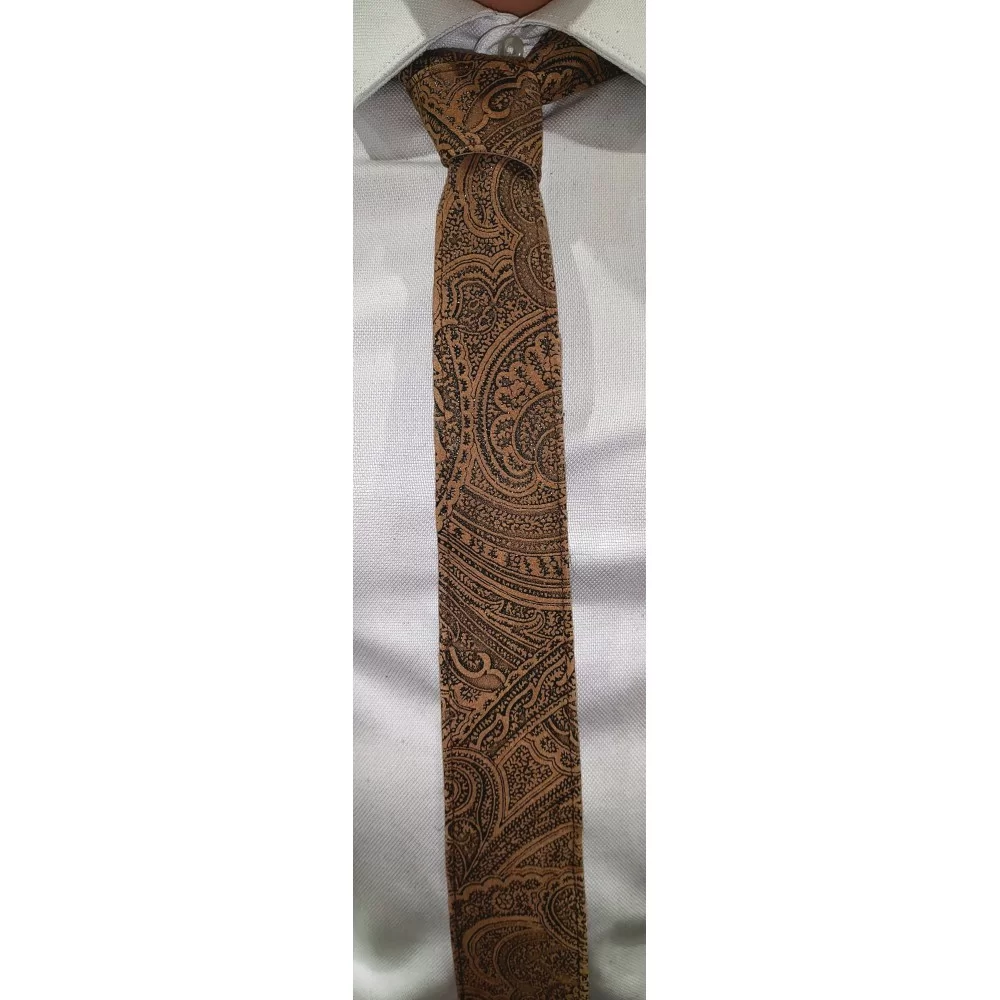 Cravate mi large cuir d'agneau impression cachemire marron largeur au plus large en bas 5.5 cm à 6cm possibilité autres coloris
