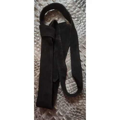 Cravate mi large en cuir d'agneau velours daim noir 4.5 cm à 5 cm au plus large en bas autres couleurs possibles