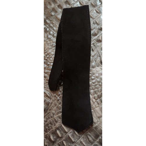 Cravate mi large en cuir d'agneau velours daim noir 4.5 cm à 5 cm au plus large en bas autres couleurs possibles