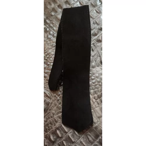 Cravate mi large en cuir d'agneau velours daim noir 4.5 cm à 5 cm au plus large en bas autres couleurs possibles