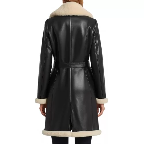 Trois quart femme en mouton retourné noir façon cuir huilé intèrieur mouton lainée blanc modèle Kana